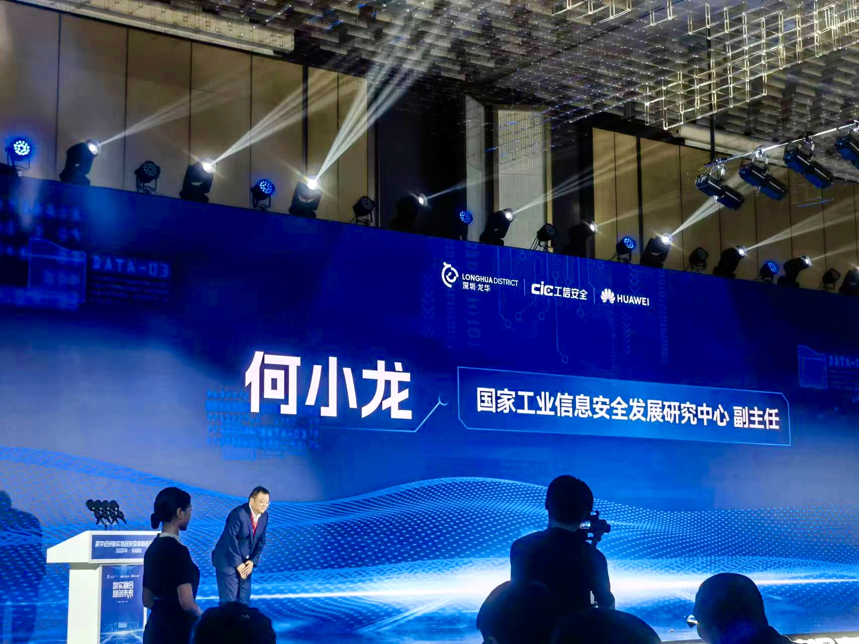 156883b2885a522092bf2591c20e8c4